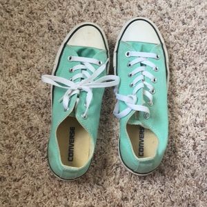 Women's size 8 converse